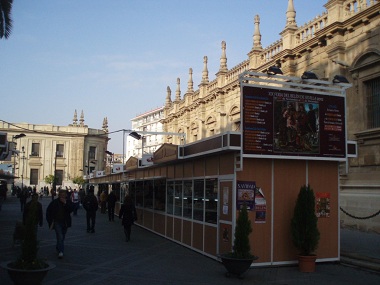 Christmas market in front of Archive of the Indies