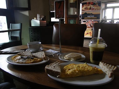 Nuestro primer desayuno en Guatemala
