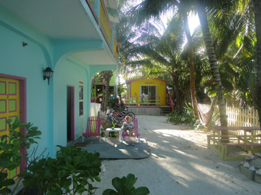 Descansando en el hotel Barefoot Beach