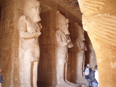 Templo de Ramsés II desde la entrada